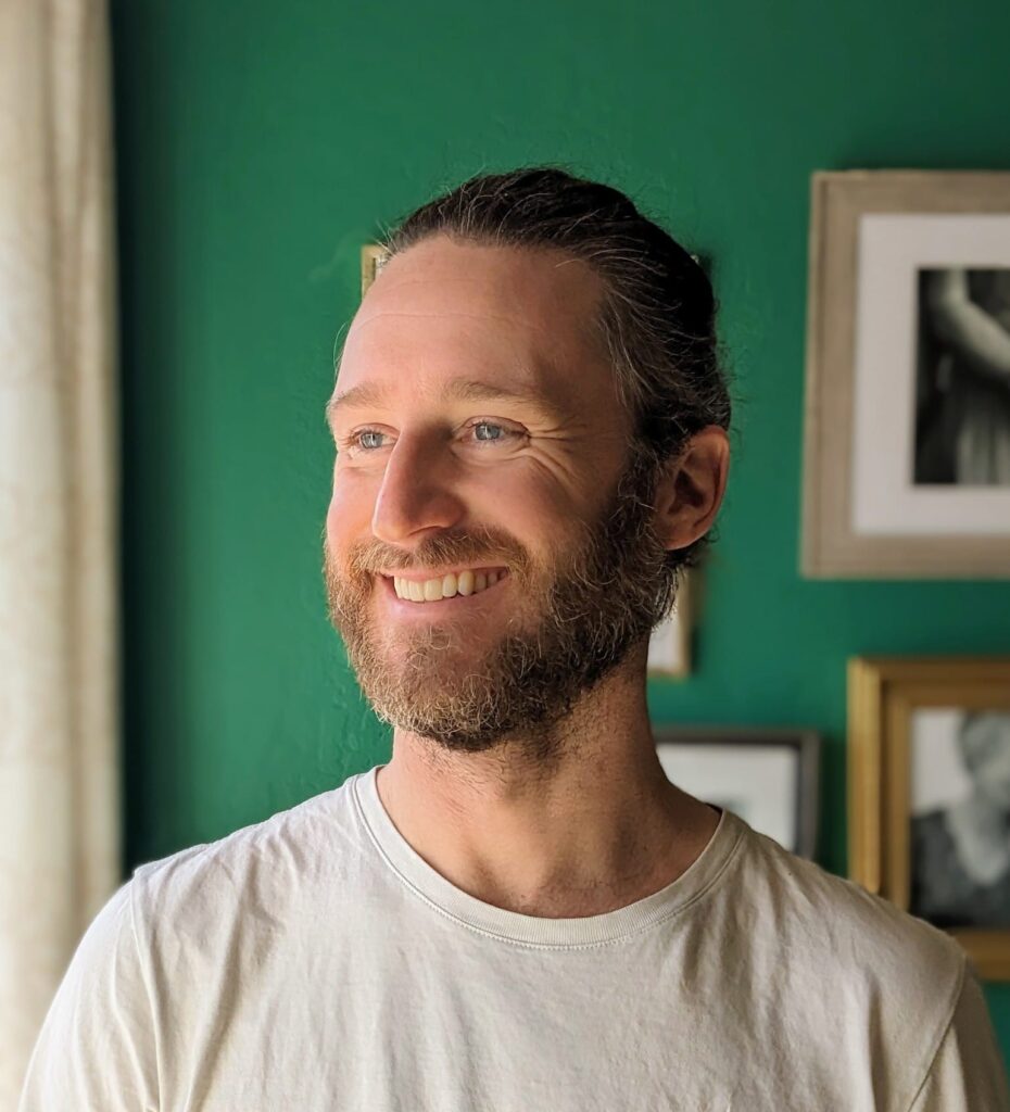 This is a picture of Stephen Peterson, a somatic coach. Its purpose is to let people know what Stephen Peterson looks like.